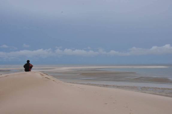 Admirando a vastidão formada na maré seca na Ilha de Lençóis, nas Reentrâncias Maranhenses - MA